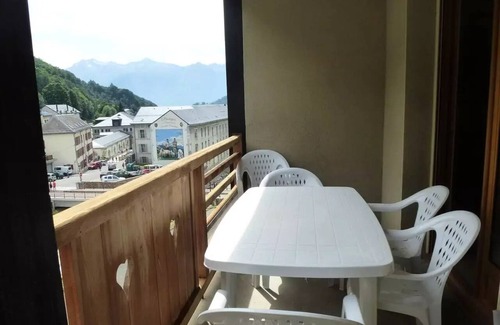 Sers Apartment | South-facing 8-bed apartment with WIFI