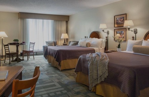 Salt Lake Mountain Resorts Resort | South facing views of Snowbirds scenic hills that many travel to see and enjoy.