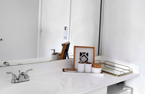 Flamingo/Lummus Hotel | South Florida Escape! Walk to Versace Mansion and Lummus Park