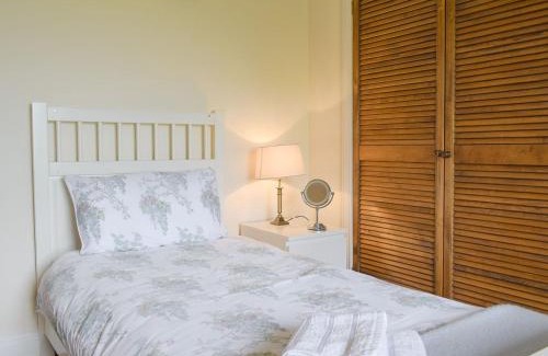 Lathones House | South House