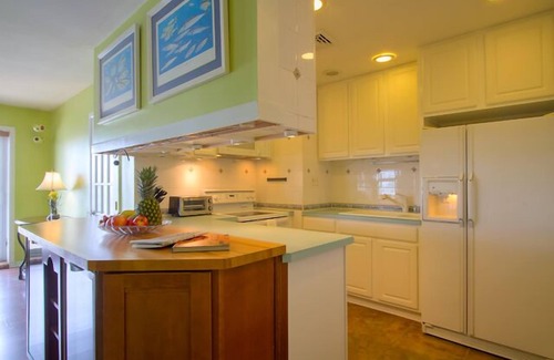 Cape May Condo | South Jersey Marina, one of the coast's leading boutique marinas, is making their owner's quarters available for weekly rental, Sunday to Sunday.