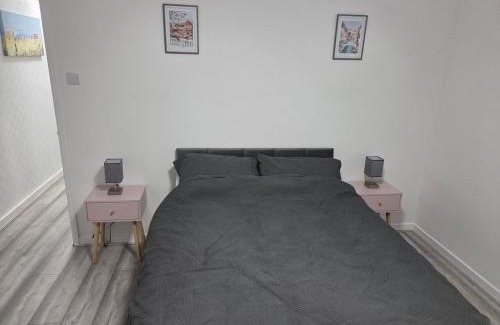 Halewood House | South Liverpool Cozy Home