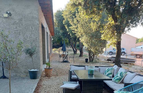 Cucuron Villa | South Luberon: villa with swimming pool at the foot of the Luberon