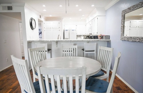 South Mission Beach Condo | South Mission Beach 2 Bedrooms/2 Bathrooms with View & Garage