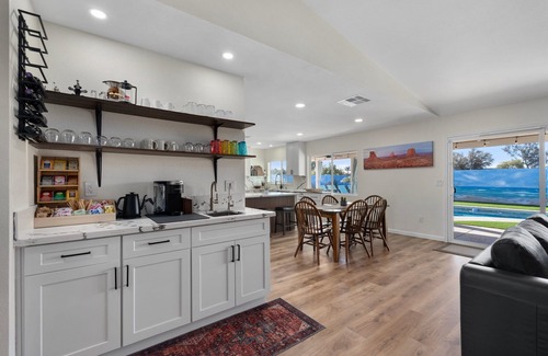 Ahwatukee Foothills House | South Mountain-FREE HEATED Pool and Hot Tub Close to trails & park. NEW