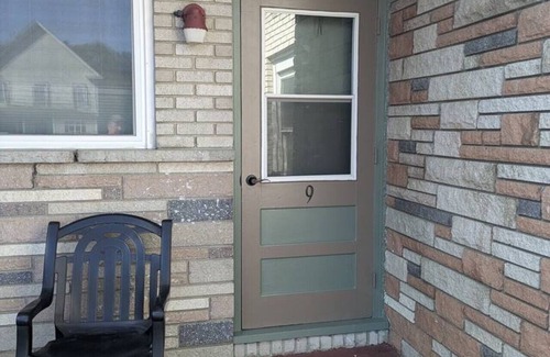 Canaan Apartment | South of the Border VT Room 9