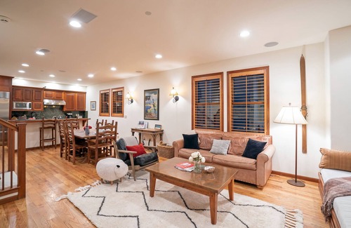 Telluride House | SOUTH PACIFIC TOWNHOUSE- Walk to Gondola and Exquisite Mountain Views