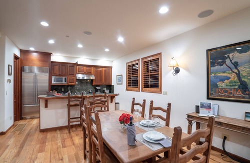 Telluride House | SOUTH PACIFIC TOWNHOUSE- Walk to Gondola and Exquisite Mountain Views