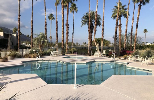 Canyon Corridor Condo | South Palm Springs Quiet and Spacious Condo near Oswit Canyon.