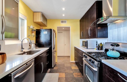 Canyon Corridor Condo | South Palm Springs beautifully designed mid century 1960 condo