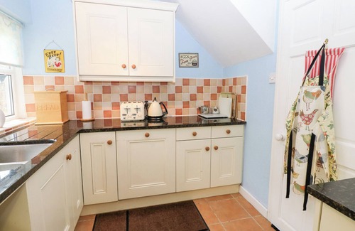 Worton House | SOUTH VIEW, GUNNERSIDE, pet friendly, with open fire in Reeth