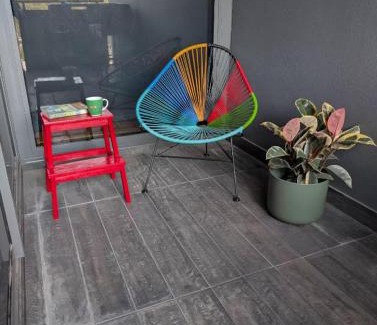South Yarra Apartment | South Yarra Pad - Free Parking - Central Location