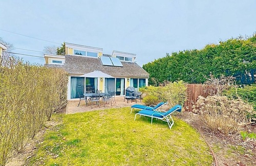 Town of Southampton Cottage | Southampton cozy cottage by the beach