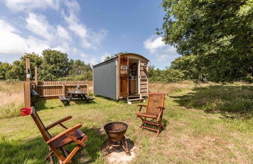 Trunch Cabin | Southdown Shepherd Hut | An adorable shepherds hut for two