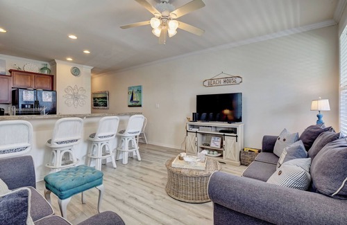 Wilmington Beach House | Southern Belle 2 bed/pet-friendly/2nd row in Carolina Beach with ocean view