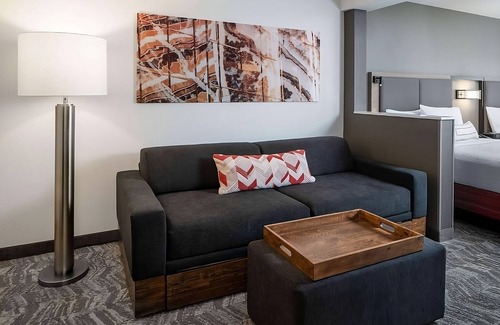 Donelson Resort | Southern Charm Hideaway in the Heart of Nashville! Pool, Breakfast, Pets Allowed