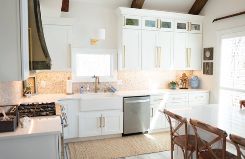 Moneta House | Southern Charm SML - DREAM house! 3 minutes from Bridgewater Plaza.