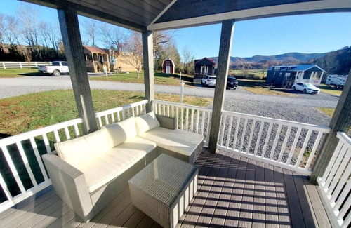 Gatlinburg - Pigeon Forge House | Southern Comfort cottage
