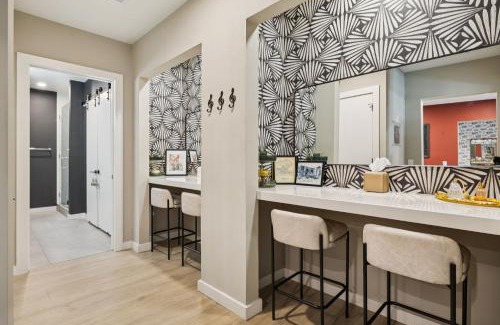 Downtown Nashville Apartment | Southern Comfort Short Walk to Broadway w Pool & Gym at the Hyve