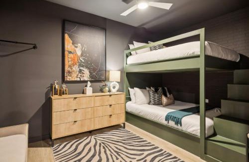 Downtown Nashville Apartment | Southern Comfort Short Walk to Broadway w Pool & Gym at the Hyve