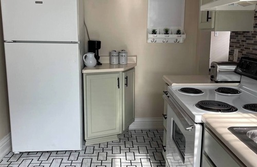 Wilder Park Apartment | Southern Parkway Retreat Near Downtown Louisville