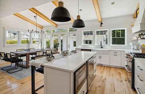 Southern Pines House | Southern Pines Stunner - secret reading nook! Walkable to Downtown