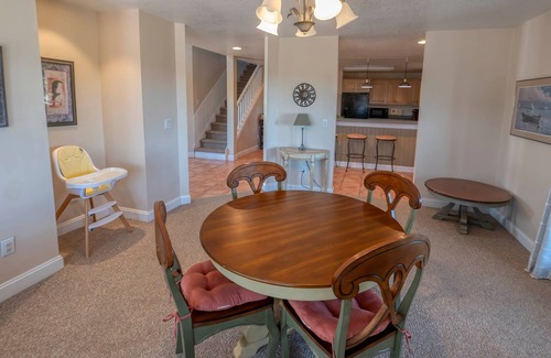 Sunset Village House | Southern Seasons – Pool, Hot Tub & Pet-Friendly