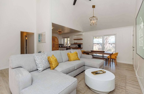 Mount Pleasant House | Southern Serenity, Fenced in Yard, Pet Friendly