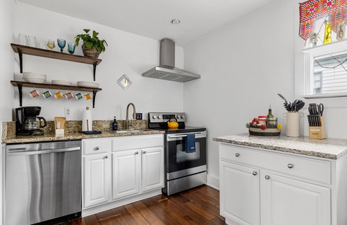 Radcliffeborough Apartment | Southern Shangri-La D | Bohemian Haven