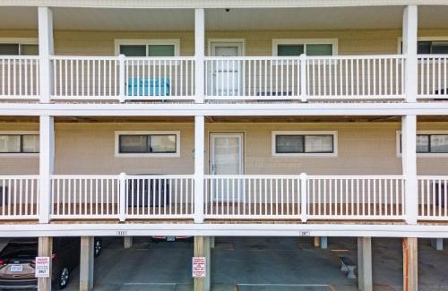 Long Beach House | Southern Shores Oak Island Oceanfront with Pool Villa