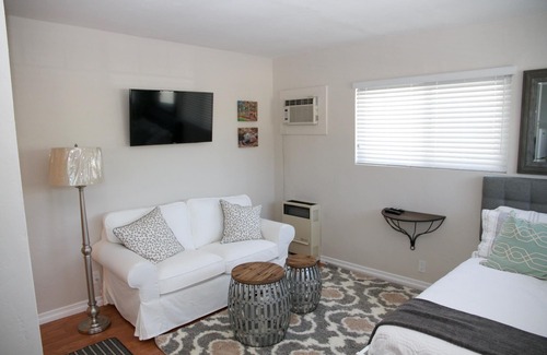 South Park Cottage | Southpark Luxury Studio with Parking