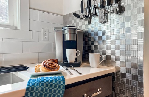 Southport House | Southport Tree Escape * King Studio Near Downtown