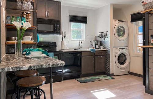Southport House | Southport Tree Escape * King Studio Near Downtown