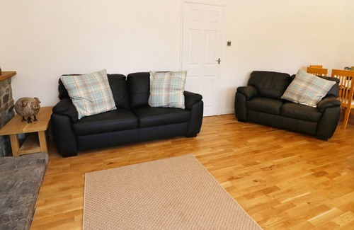 Llandysul House | SOUTHVIEW, pet friendly, with hot tub in Rhydlewis