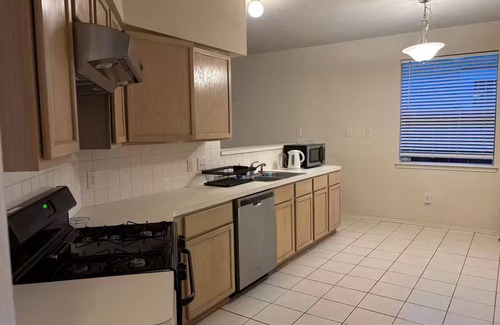 Sharpstown House | Southwest City Area Nice Home in Gated Community