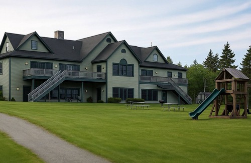 Southwest Harbor House | Southwest Harbor town house, sleeps 6 w/HotTub, price just reduced.