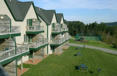 Southwest Harbor House | Southwest Harbor town house, sleeps 6 w/HotTub, price just reduced.