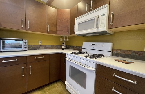 Twentynine Palms House | Southwest Modern ツ Private Pool ❤︎ 3 miles to north gate JTNP ツ AC ❤︎ Fireplace