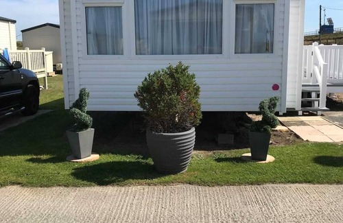 Camber House | SP77 8 Berth Caravan with Veranda - pets allowed