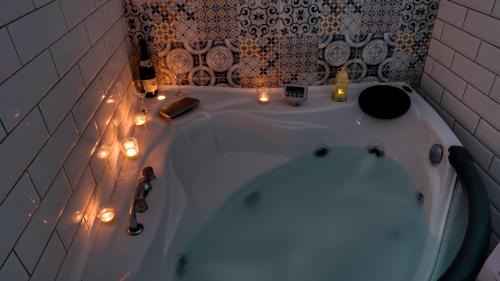 Grbavica Apartment | SPA apartment YIN - hot tub, sauna, spa