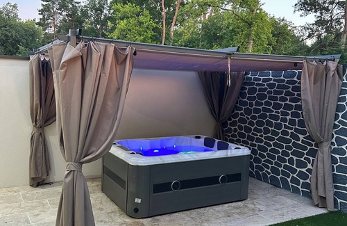 Mont-pres-Chambord House | SPA HOME 2025