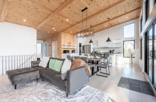 Saint Come Ski Chalet | Spa & Mountain View - Le Eastman View