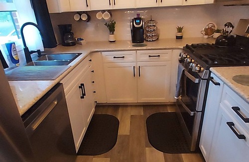 Craigsville House | Spa-Style 1BR/1BA Retreat- Jetted Tub + Steam Sauna Near Summersville Lake