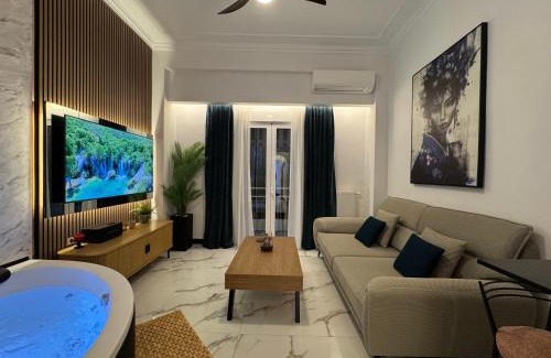 Larissa Apartment | Spa Suite with Jacuzzi and Ancient Theater View