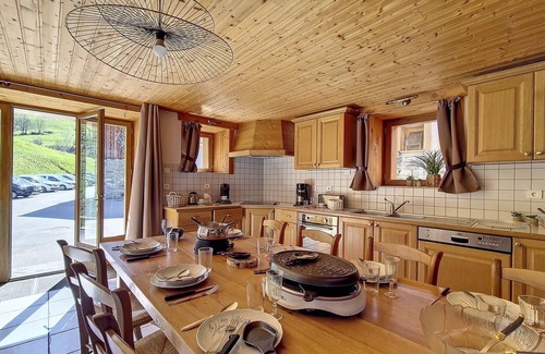 Les Belleville Ski Chalet | Spacious Chalet with Sauna · Close to Ski Resorts · Saint-Martin-de-Belleville