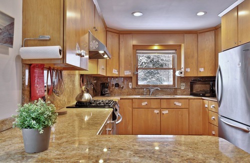 Killington Ski Chalet | Spaceship Chalet Killington: Your Groovy Ski Home, Close to the slopes, bars and restaurants