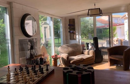Saint-Sebastien-sur-Loire House | Spacious Residence With Garden And Gym