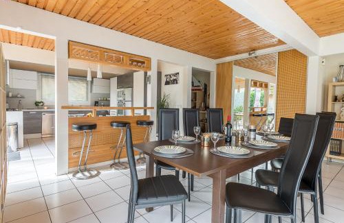 Bredannaz House | Spacieuse Villa avec vue panoramique sur le lac, une Exclusivite LLA Selections by Location Lac Annecy