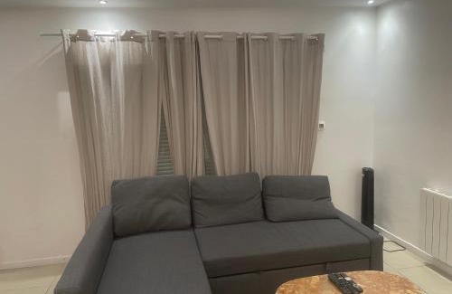 Le Thillay Apartment | SPACIEUX 3 PIECES PRÉS DE ROISSY,PARC ASTERIX ET PARIS