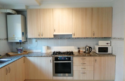 Roses Town Center Apartment | Spacieux Appart à 200m de la Plage de Roses - Terrasse BBQ, Parking Gratuit, 8 pers